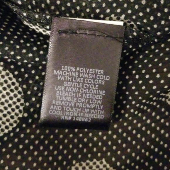 TORRID💋 Dot Print Chiffon Tulip Back Sheer Blouse - Picture 6 of 7